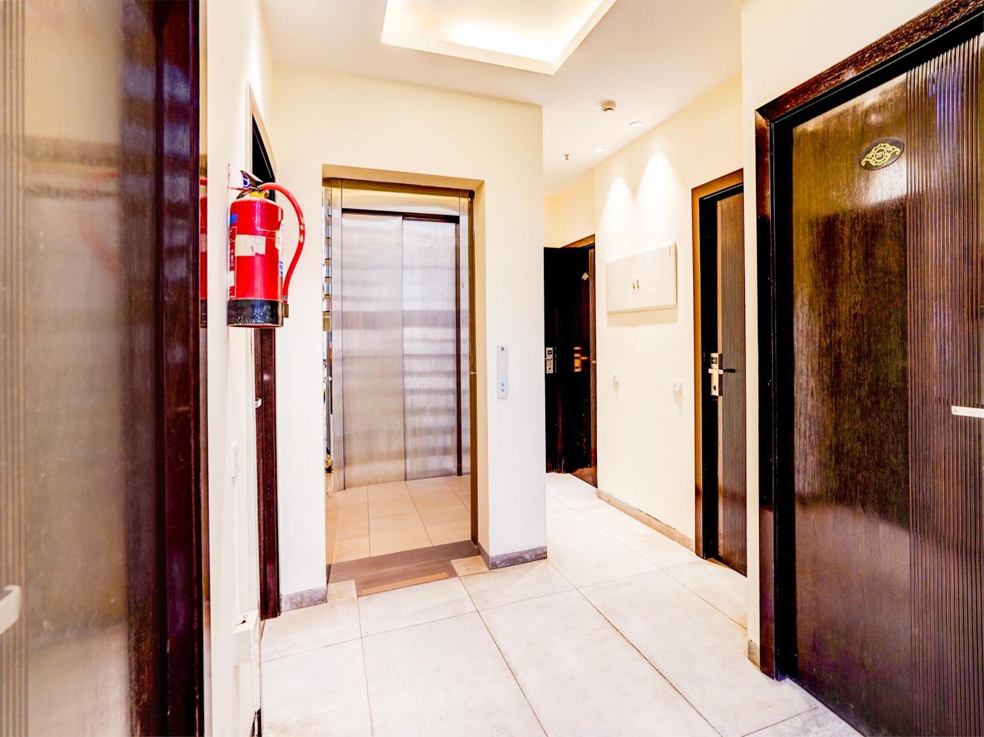 Hotel Super Townhouse Pitampura West Enclave Delhi  Exterior foto
